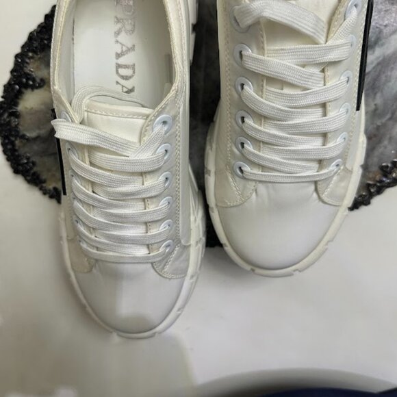 Women’s White Chunky Platform Sneakers – Size 9 - Picture 8 of 11